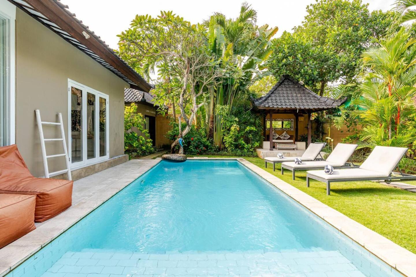 Sitara Villa Seminyak Exterior foto